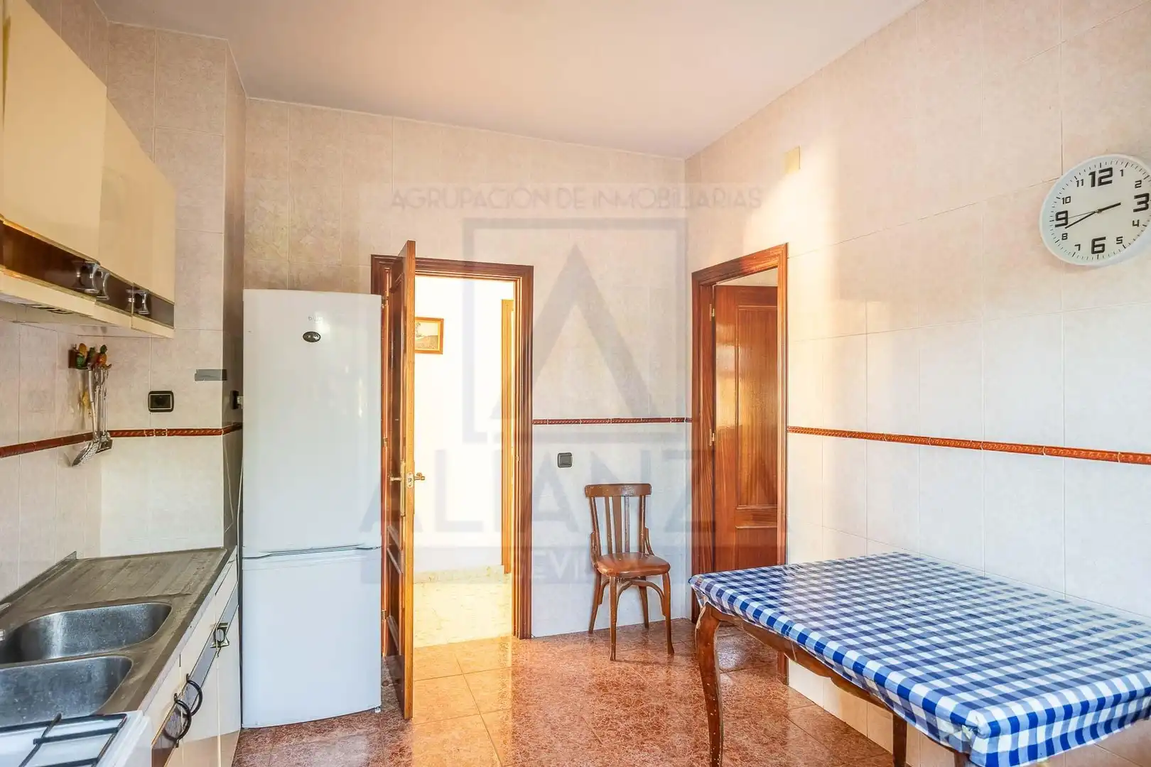 Houses for sale in Sanlúcar la Mayor, Sevilla