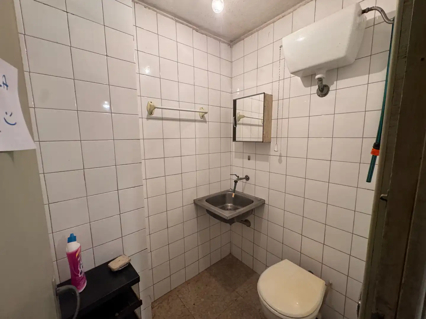 Bany de Local de lloguer en Oviedo  amb Aire condicionat, Calefacció i Moblat