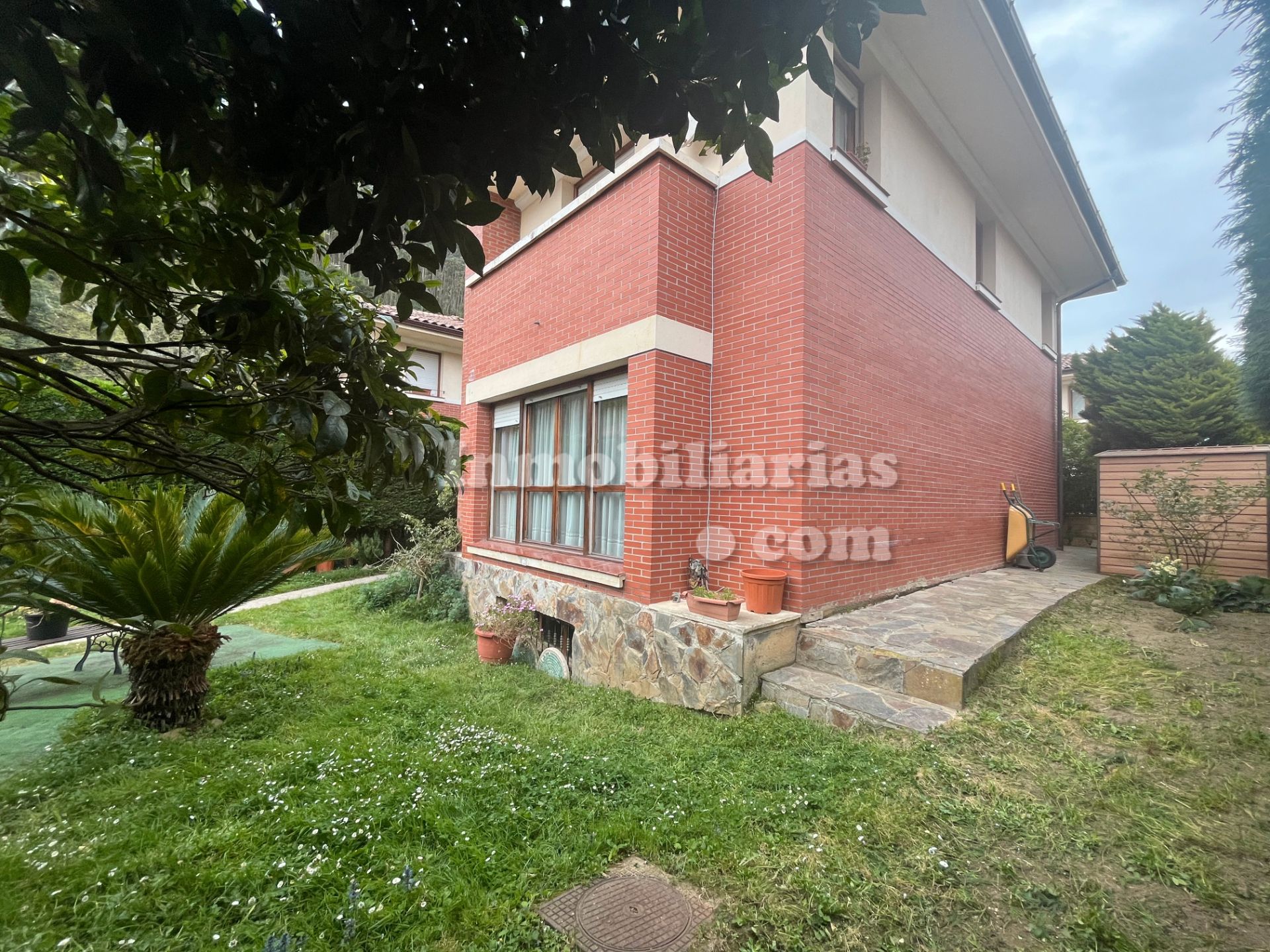 Exterior view of House or chalet for sale in Castro-Urdiales  with Heating, Private garden and Furnished