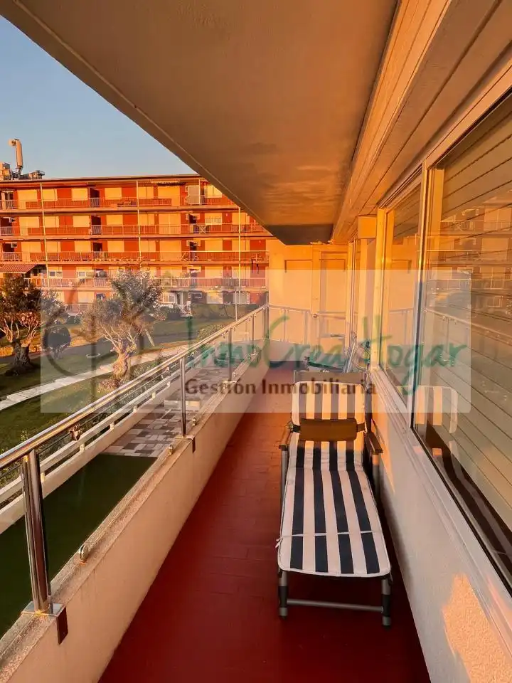 Vista exterior de Piso de alquiler en Baiona con Terraza y Amueblado