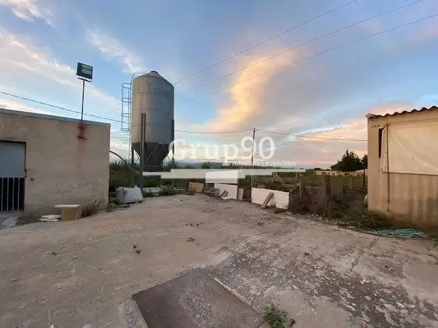 Nau industrial en venda en Santa Bàrbara
