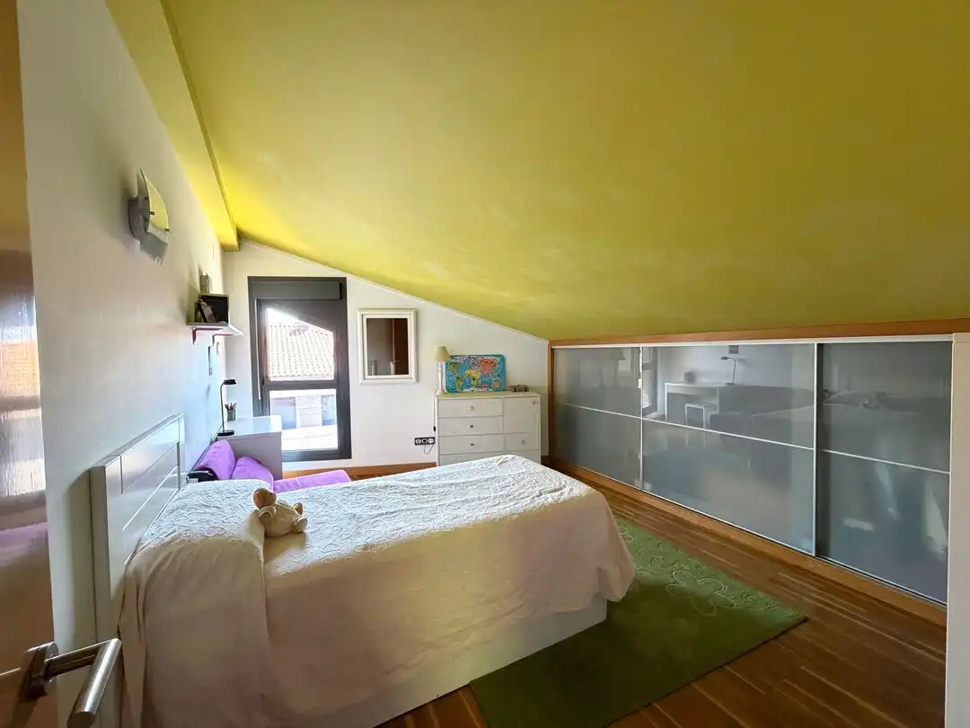 Habitación de Dúplex en venta en Astigarraga con Calefacción y Terraza