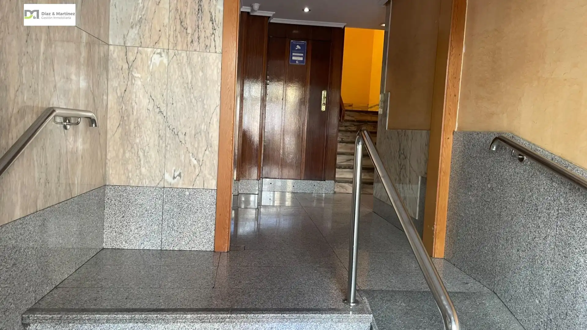 Piso en venta en León Capital  con Calefacción, Parquet y Terraza