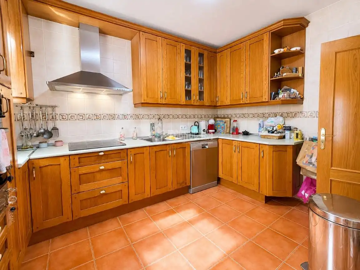 Cuina de Casa adosada en venda en Casarrubuelos amb Aire condicionat, Calefacció i Terrassa