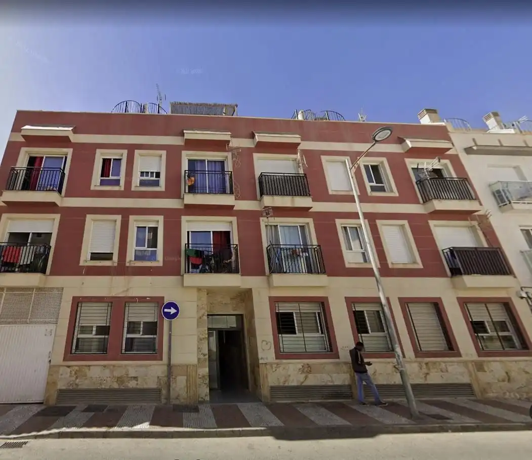Flat with lift for sale in Calle LUIS BUÑUEL(R)