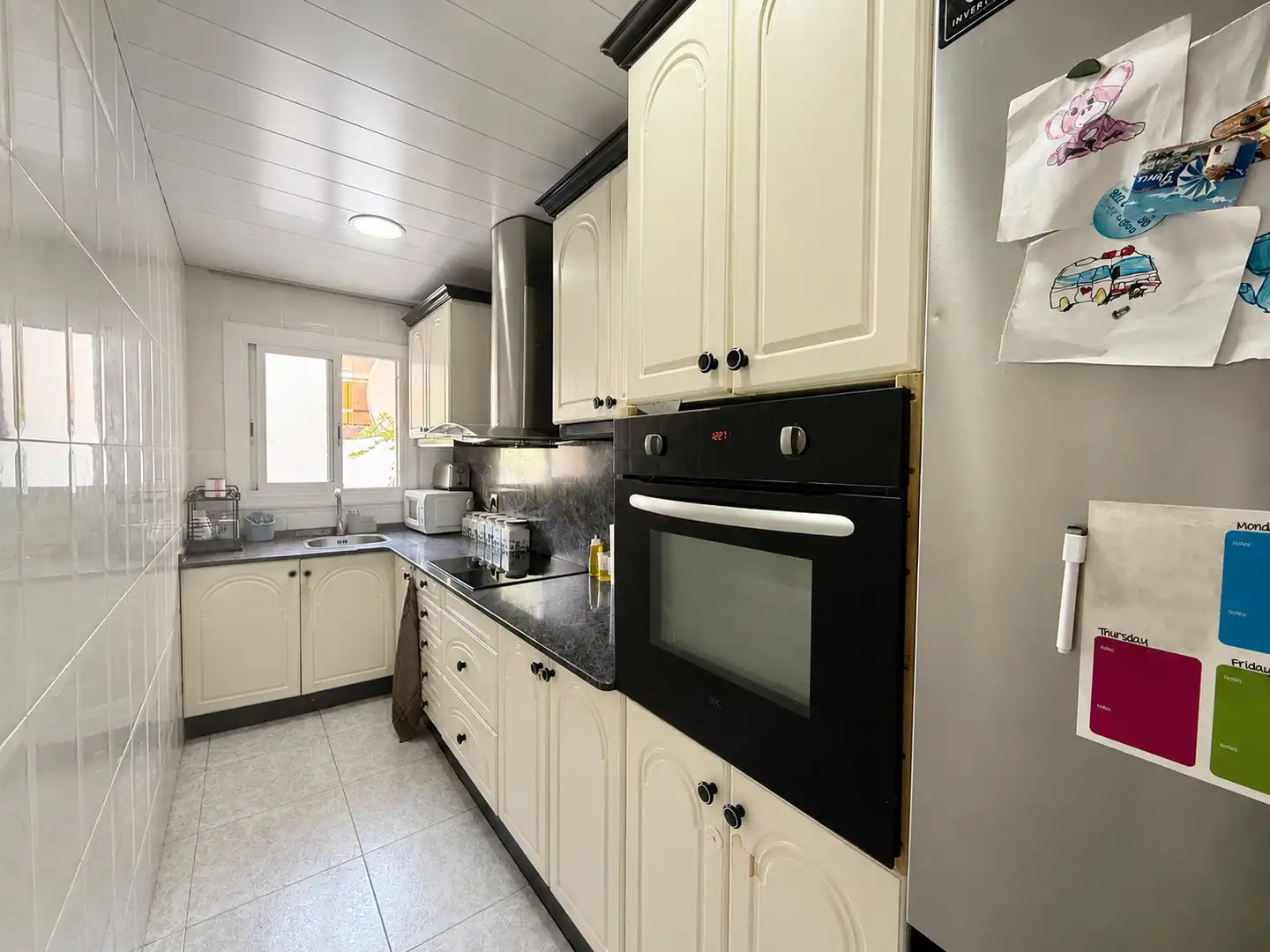 Küche von Wohnung zum Verkauf in Cornellà de Llobregat mit Balkon