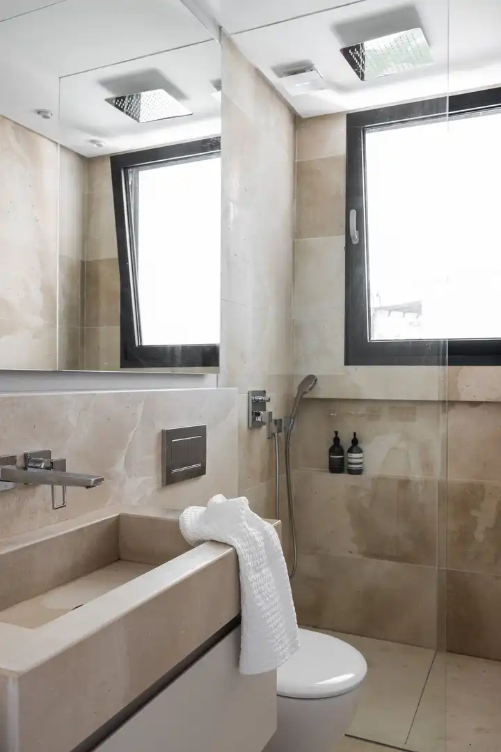Baño de Casa o chalet en venta en Marbella con Aire acondicionado, Jardín privado y Terraza