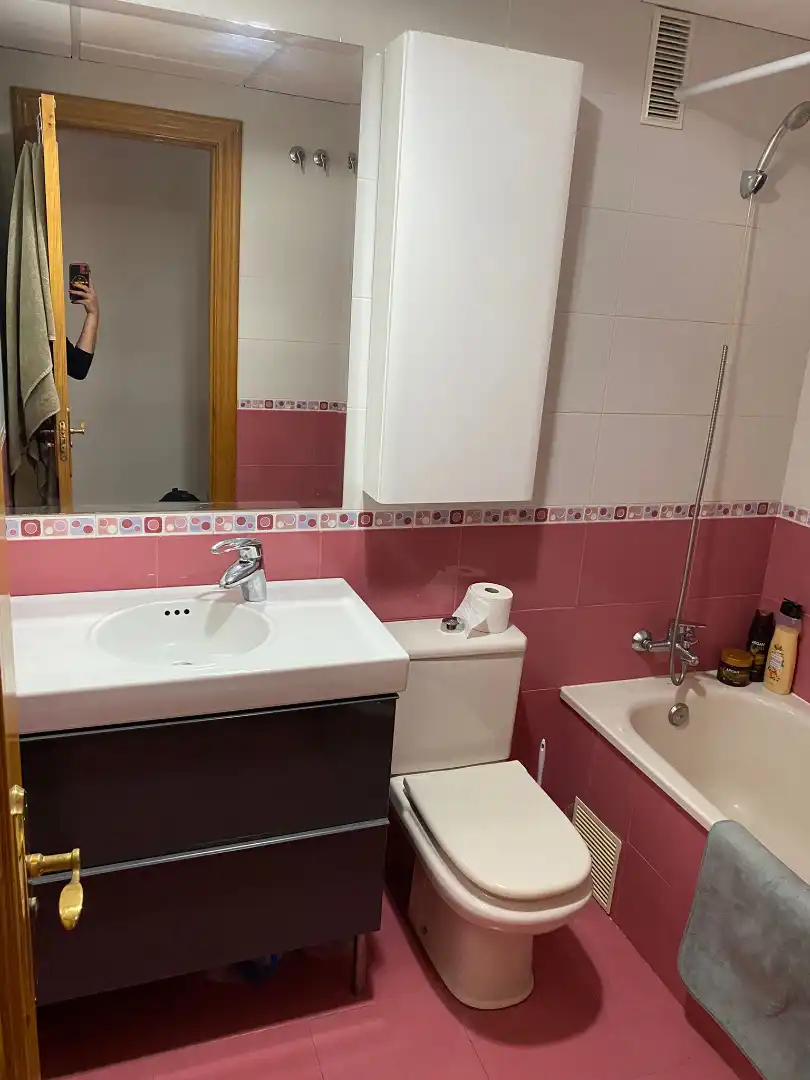 Baño de Piso de alquiler en Roquetas de Mar con Aire acondicionado, Calefacción y Parquet