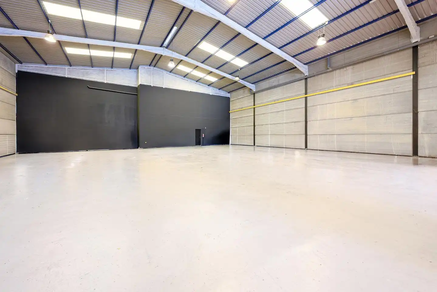 Industrial building to rent in Calle de los Peregrinos 33, imagen 5