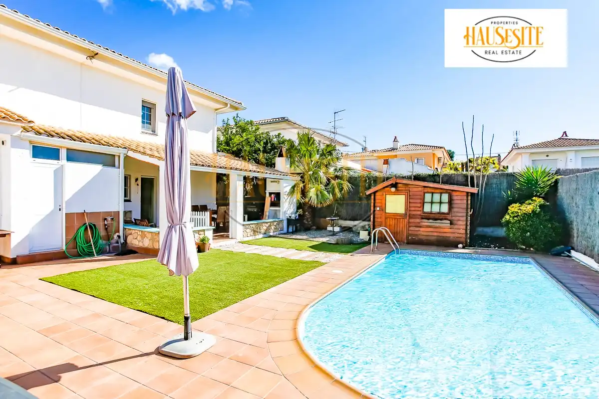 Piscina de Casa o chalet en venta en Sant Pere de Ribes con Aire acondicionado, Calefacción y Jardín privado