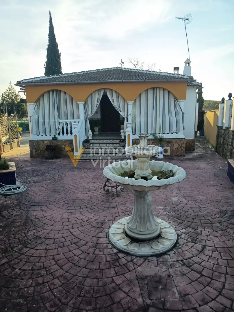 Casa o chalet en venta en Lucena con Piscina y Amueblado