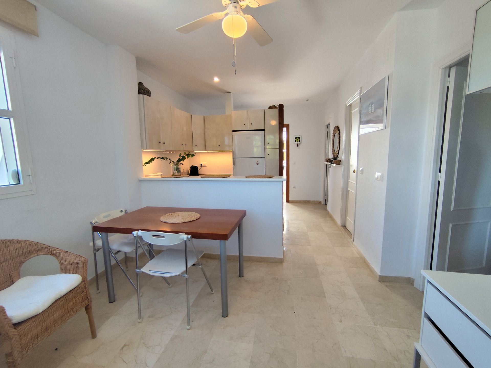 Kitchen of Flat to rent in Sanlúcar de Barrameda  with Air Conditioner, Heating and Furnished