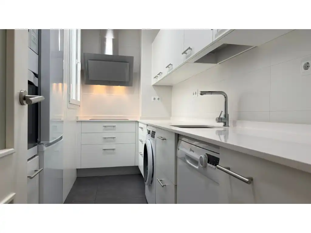 Cocina de Piso de alquiler en Madrid con Aire acondicionado, Calefacción y Horno