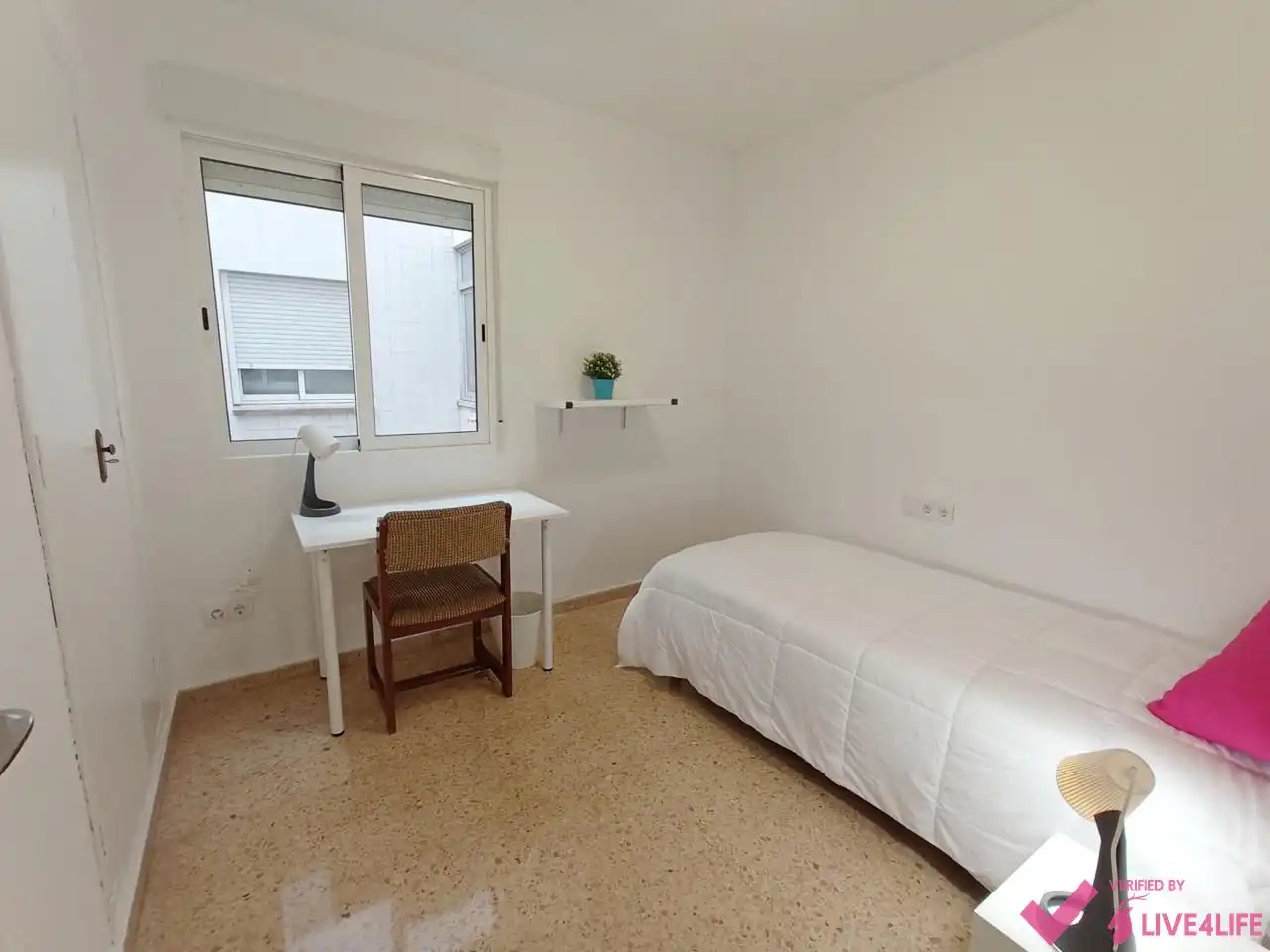 Habitación de Piso de alquiler en Burjassot con Aire acondicionado, Terraza y Amueblado