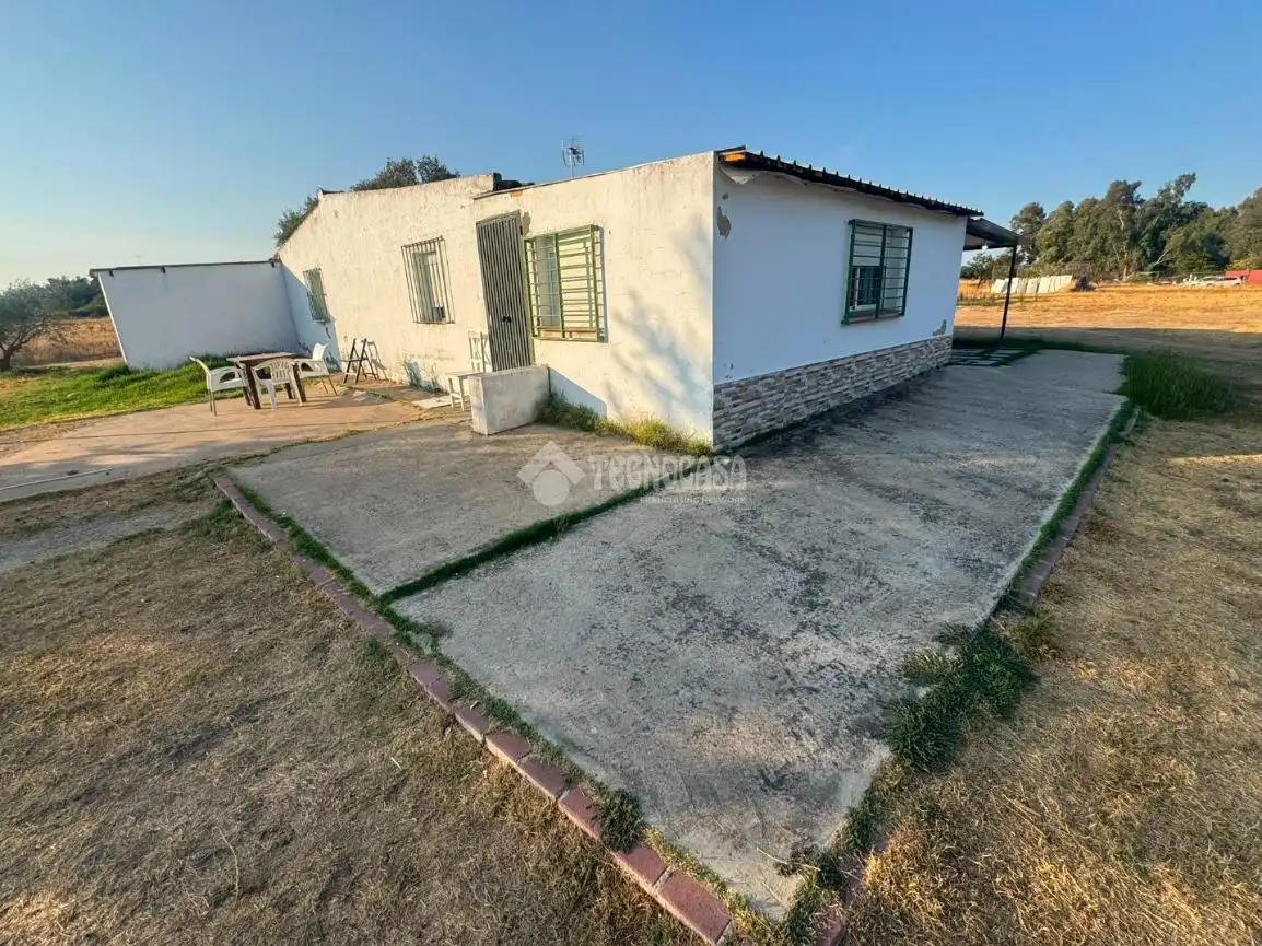 Finca rústica en venda en Badajoz amb Traster i Moblat