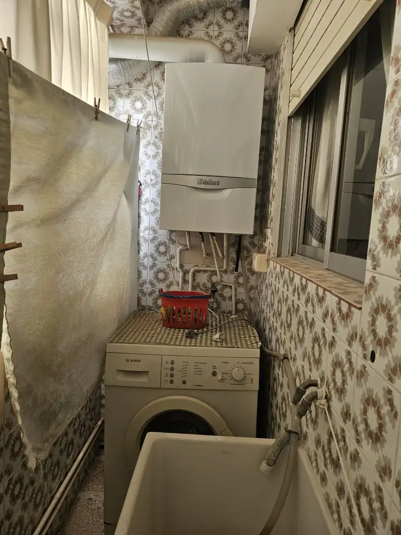 Badezimmer von Wohnung zum Verkauf in Castellón de la Plana / Castelló de la Plana mit Heizung, Möbliert und Ofen