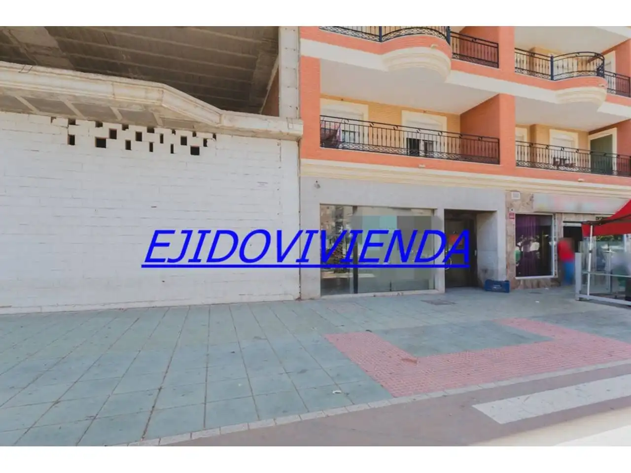 Local comercial en venda a El Ejido Ciudad