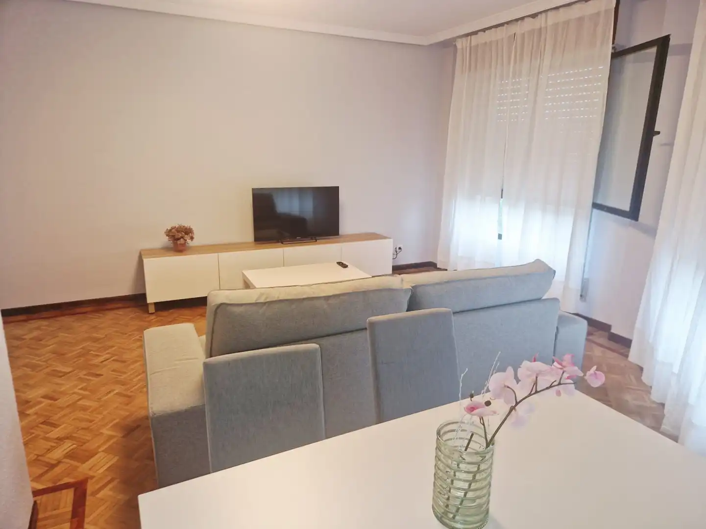 Wohnzimmer von Wohnung zur Miete in Castrillón mit Heizung und Parkett