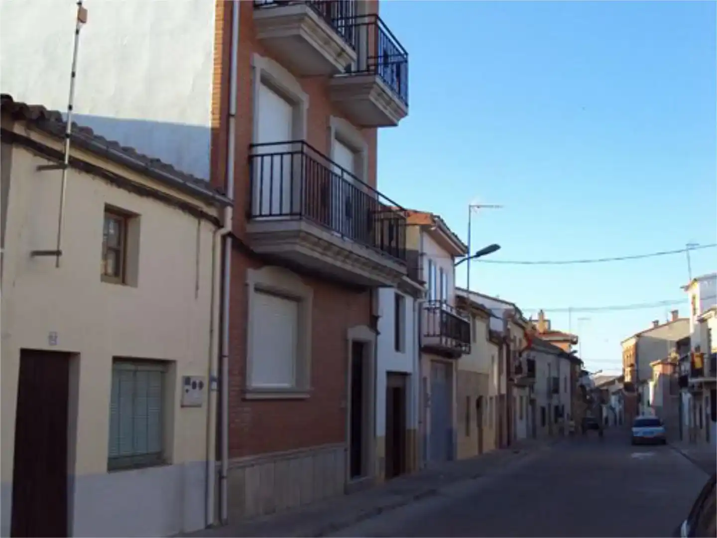 Vista exterior de Pis en venda en Fuentesaúco amb Balcó