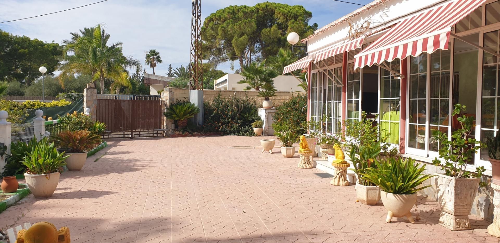 Terraza de Casa o chalet en venta en Elche / Elx con Jardín privado, Terraza y Piscina