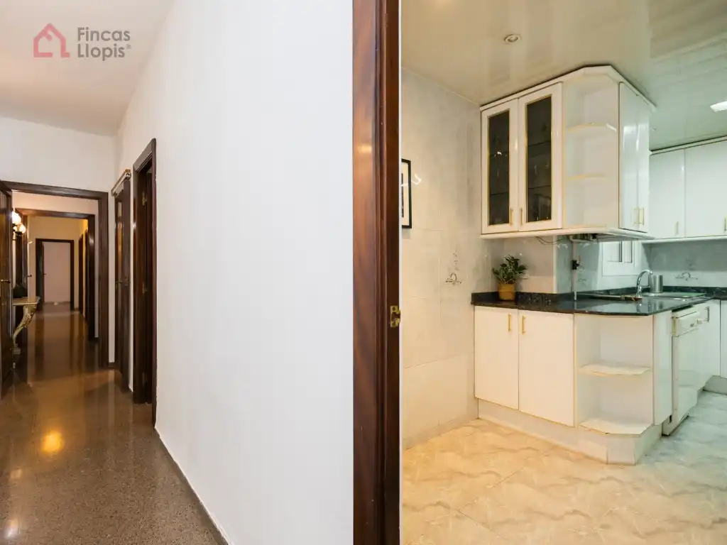 Piso en venta en Barcelona con Balcón