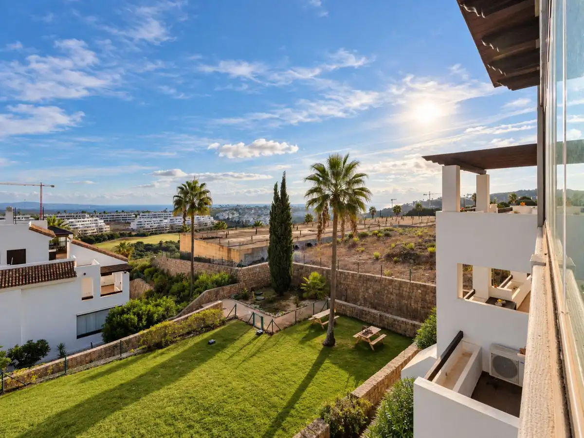 Apartment with pool to rent in La Alcaidesa, imagen 8