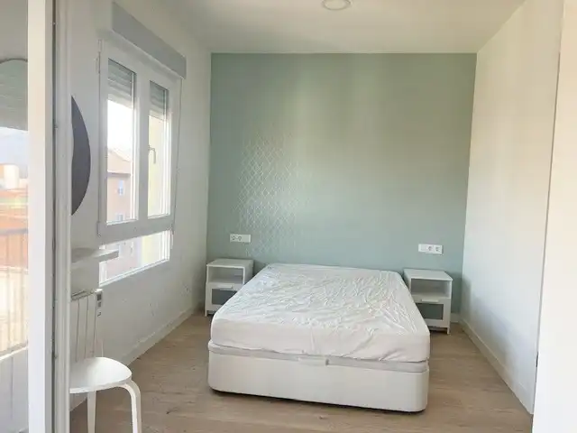 Bedroom of Flat for rent in Santander  with Heating, Furnished and Oven