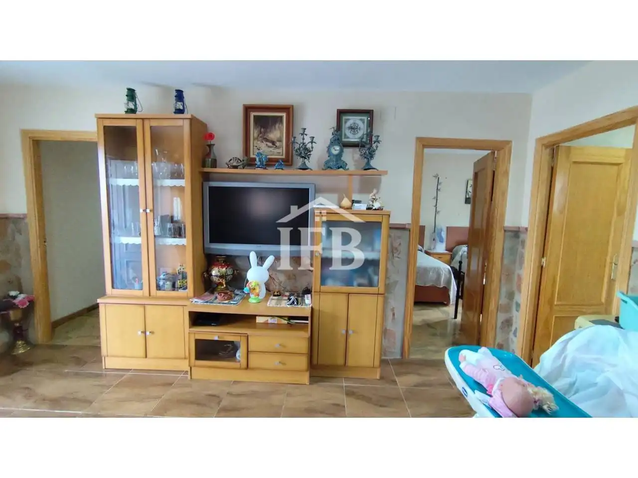 Living room of Country homes for sale in Valverde de Leganés  with Air Conditioner, Heating and Private garden