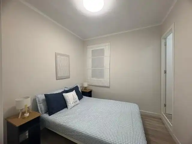 Bedroom of Flat for sale in Barcelona
