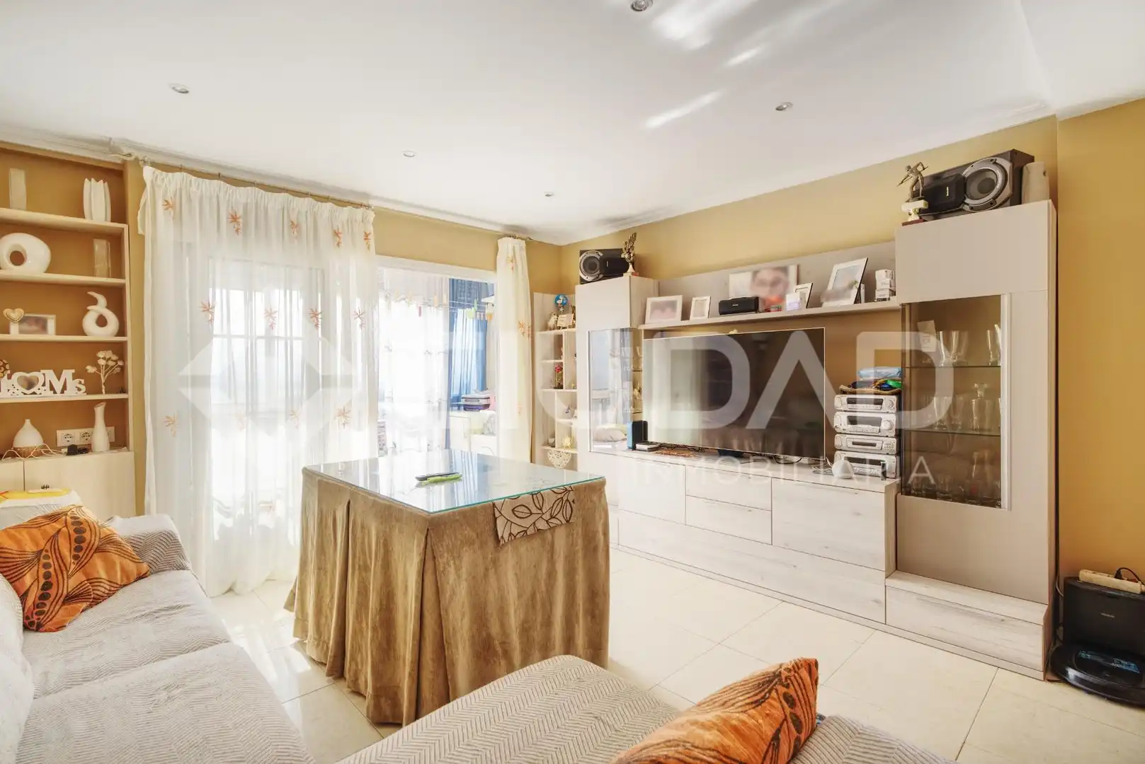 Living room of Flat for sale in San Juan de Aznalfarache  with Air Conditioner, Terrace and Storage room