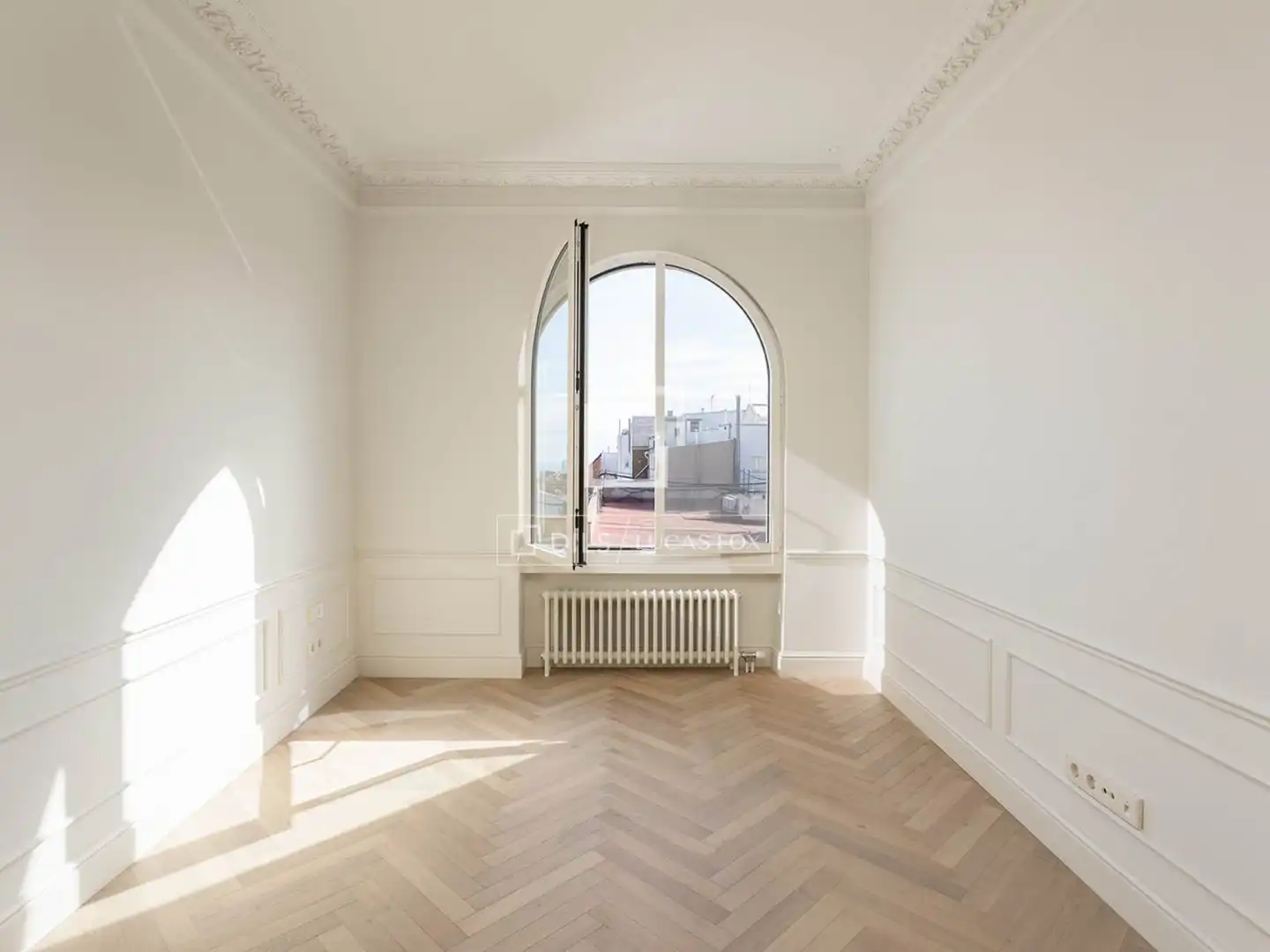 Bedroom of Attic for sale in Barcelona  with Air Conditioner, Heating and Parquet flooring