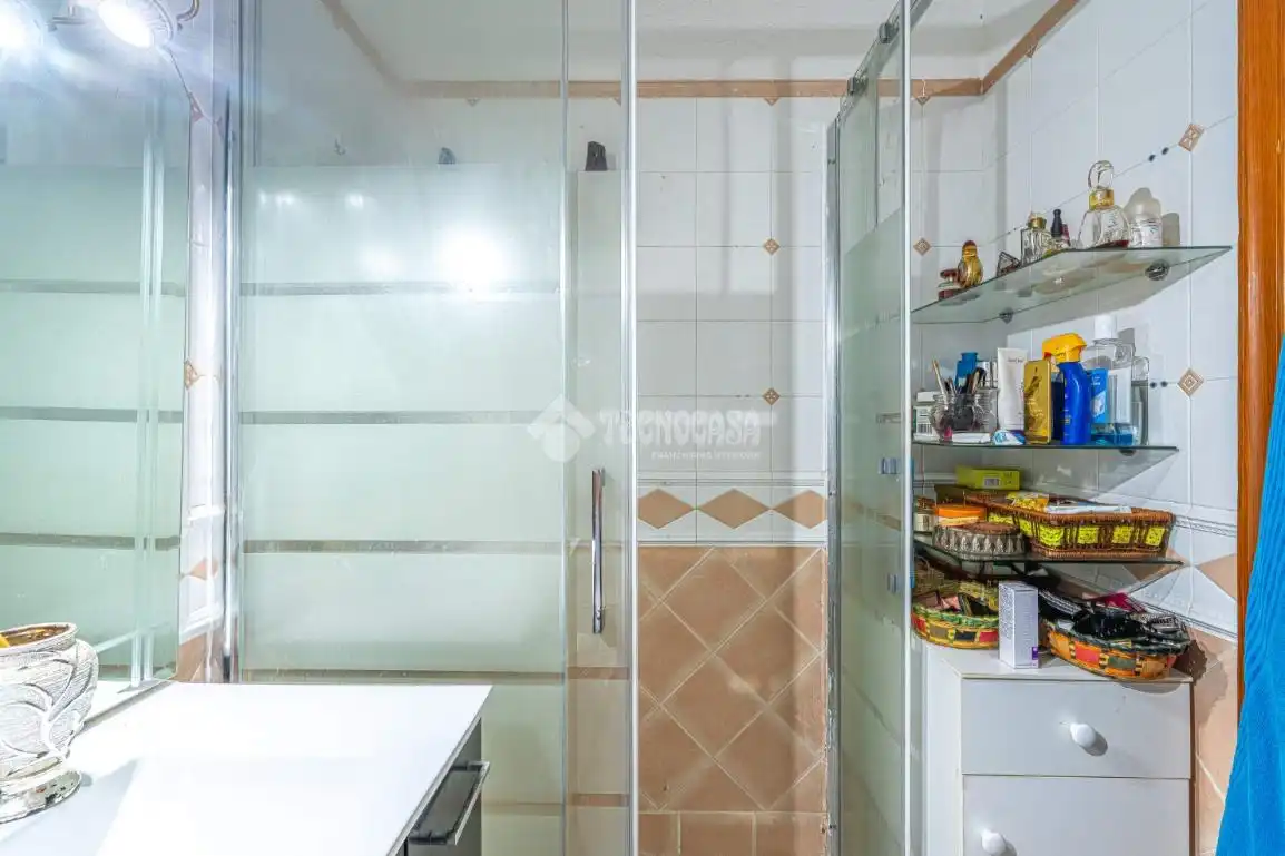 Piso con piscina en venta en C. la Colina, imagen 17