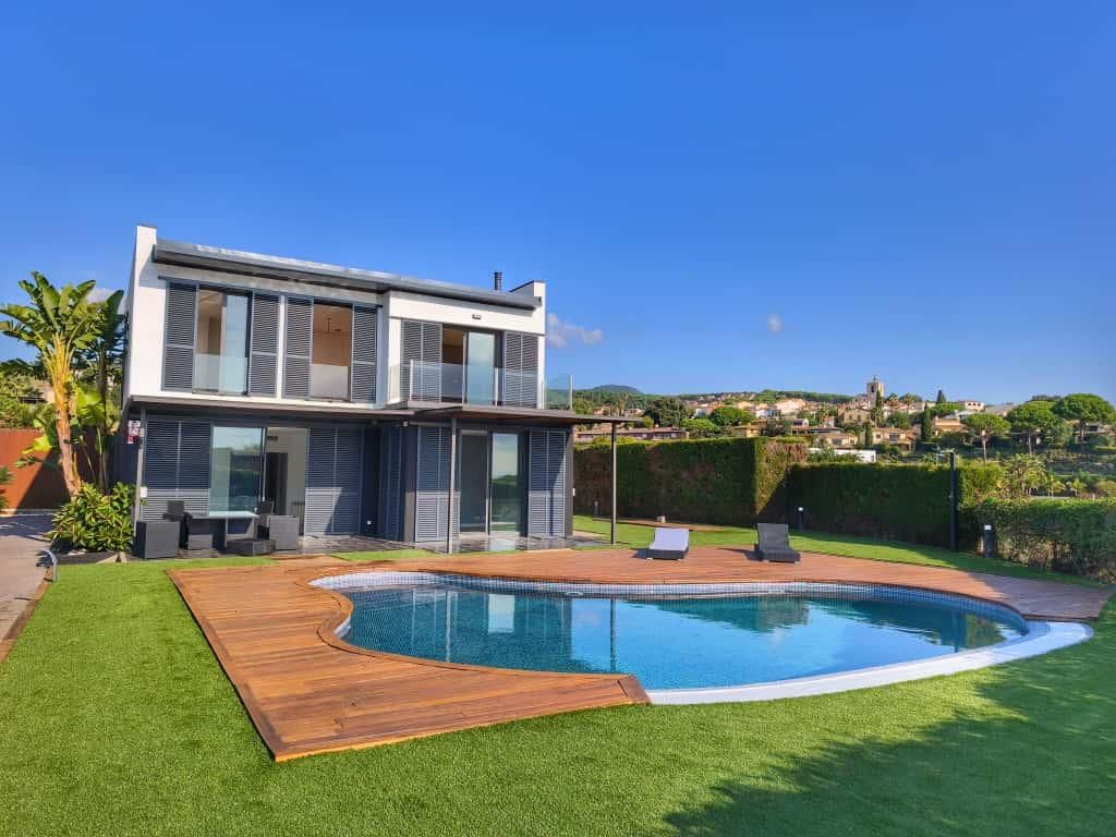 Piscina de Casa o xalet en venda en Sant Vicenç de Montalt amb Calefacció, Jardí privat i Terrassa