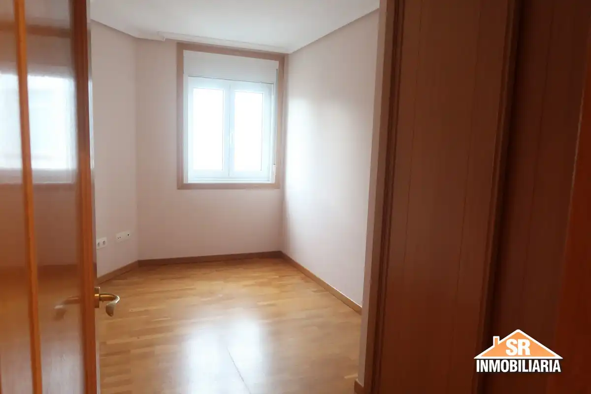 Habitación de Piso de alquiler en A Coruña Capital  con Calefacción, Parquet y Horno
