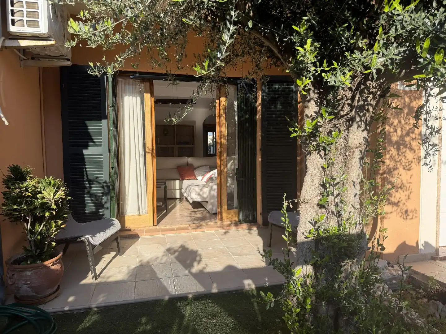 Adosado con jardín en venta en Canonge Sebastià Gili 6, imagen 3