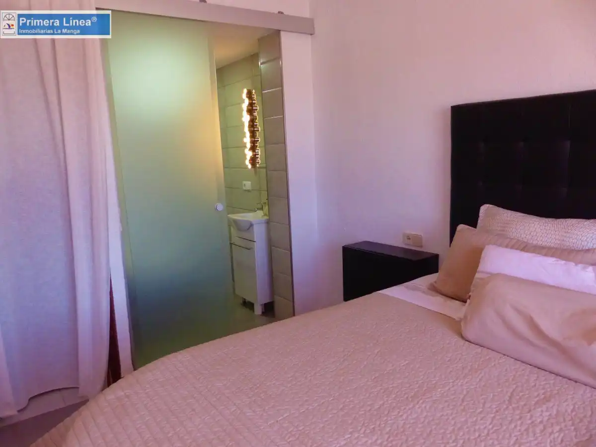 Habitación de Casa adosada en venta en Cartagena con Jardín privado, Trastero y Amueblado