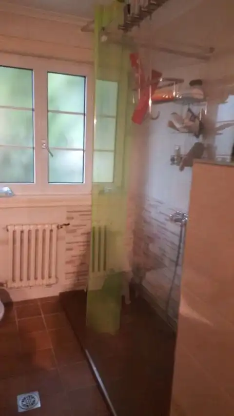 Baño de Casa o chalet en venta en Pontevedra Capital  con Calefacción, Jardín privado y Terraza