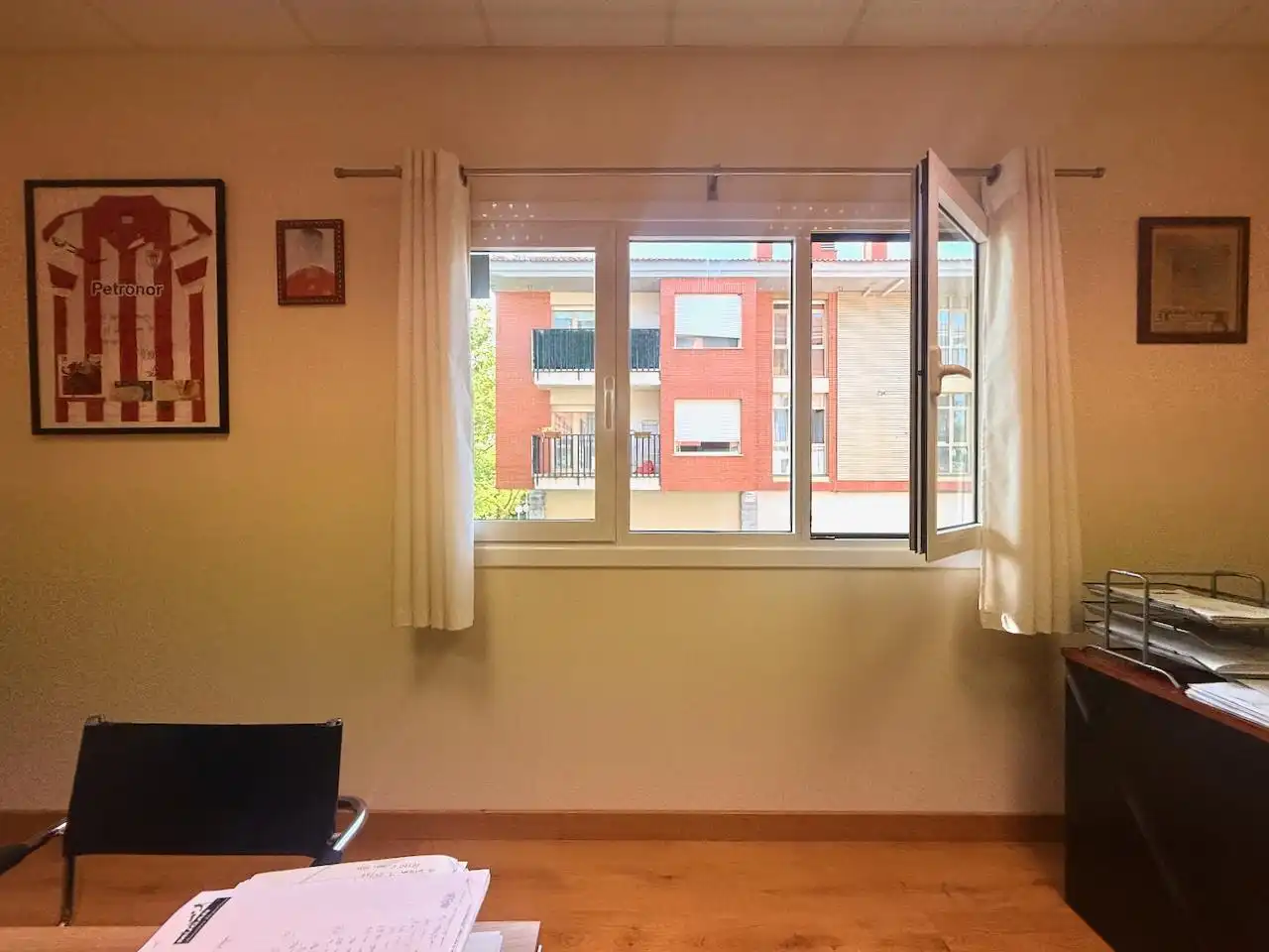 Dormitori de Local en venda en Donostia - San Sebastián 