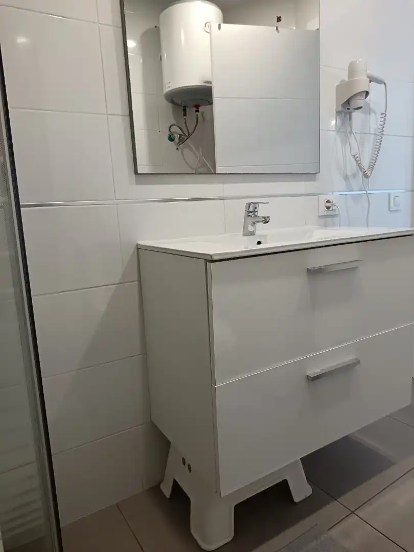 Baño de Estudio en venta en Adeje con Aire acondicionado, Terraza y Amueblado