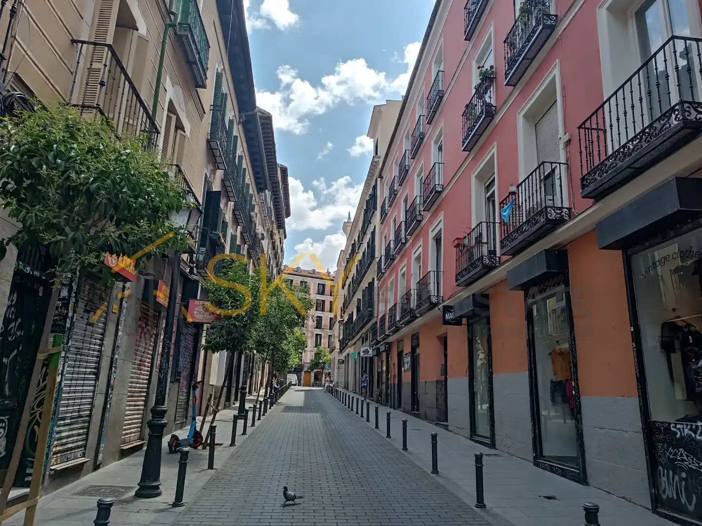 Vista exterior de Local en venta en Madrid