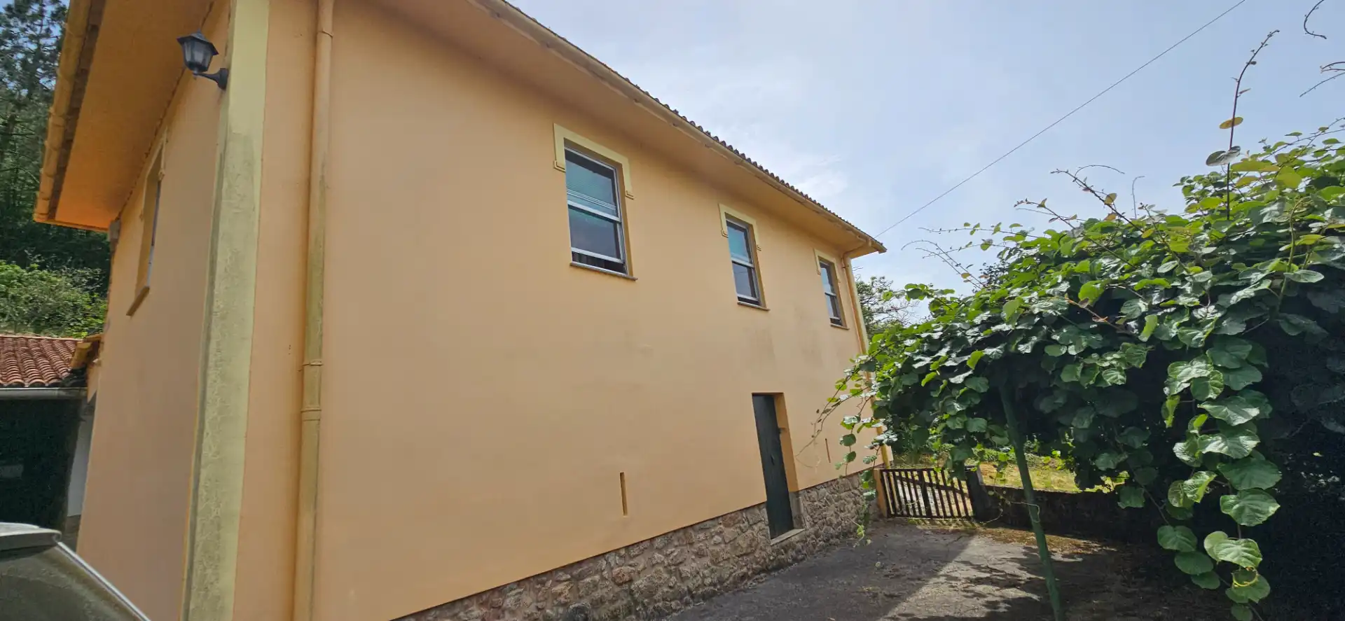 Vista exterior de Finca rústica en venda en Ferrol amb Moblat