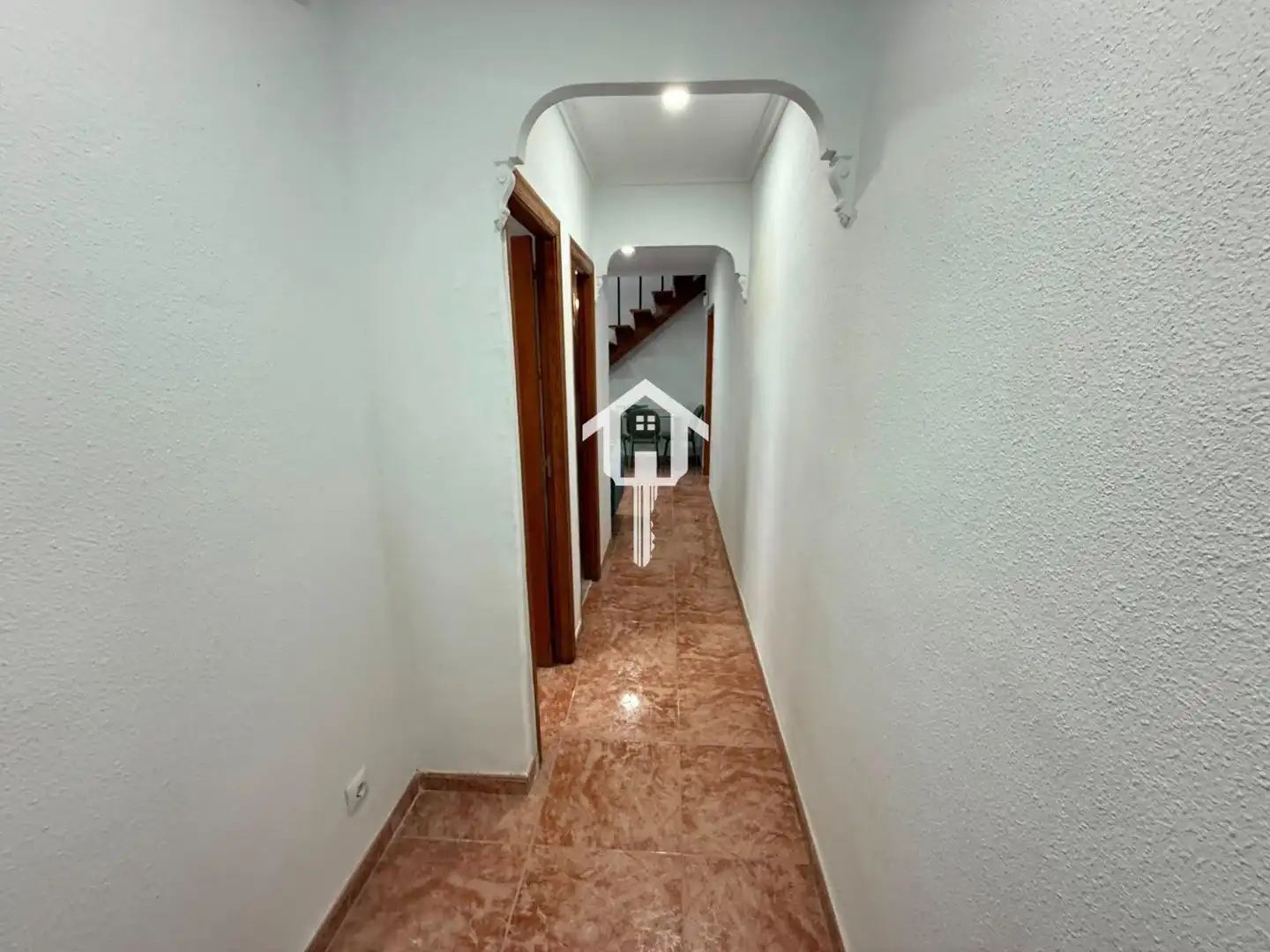 Dúplex con terraza en venta en Calle VILLA DE CHIVA, imagen 2