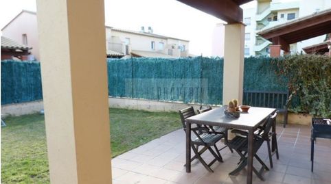 Venta casa con jardín en zona residencial en Empuriabrava, Costa Brava