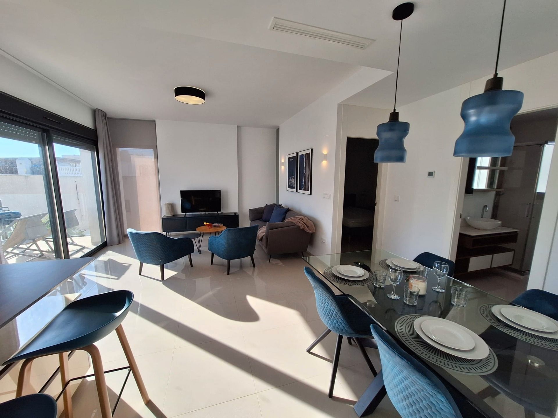 Sala d'estar de Apartament de lloguer en Elche / Elx amb Aire condicionat, Jardí privat i Terrassa