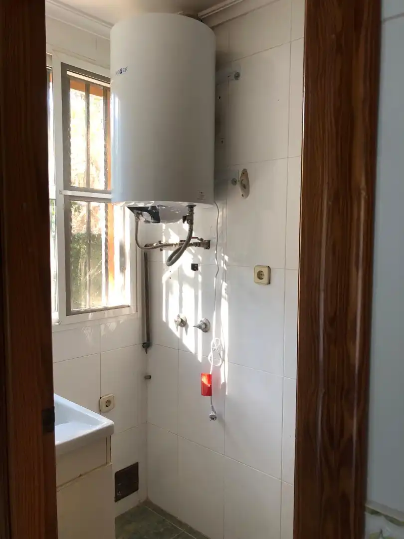 Baño de Casa adosada en venta en Gilet con Calefacción, Jardín privado y Parquet