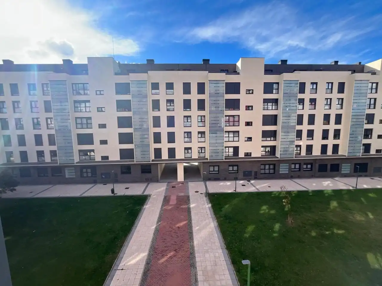 Vista exterior de Pis en venda en Burgos amb Calefacció i Traster