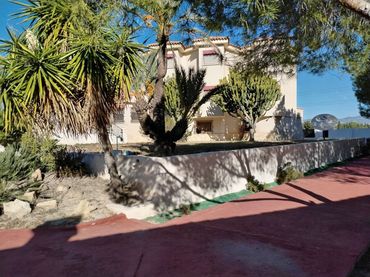 Casa amb jardí en venda a Partidas de Alicante