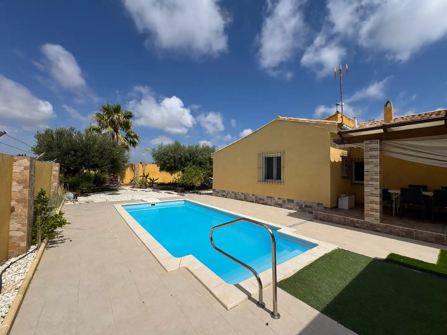Detached house with pool to rent in Calle Francisco de Orellana 21, imagen 2