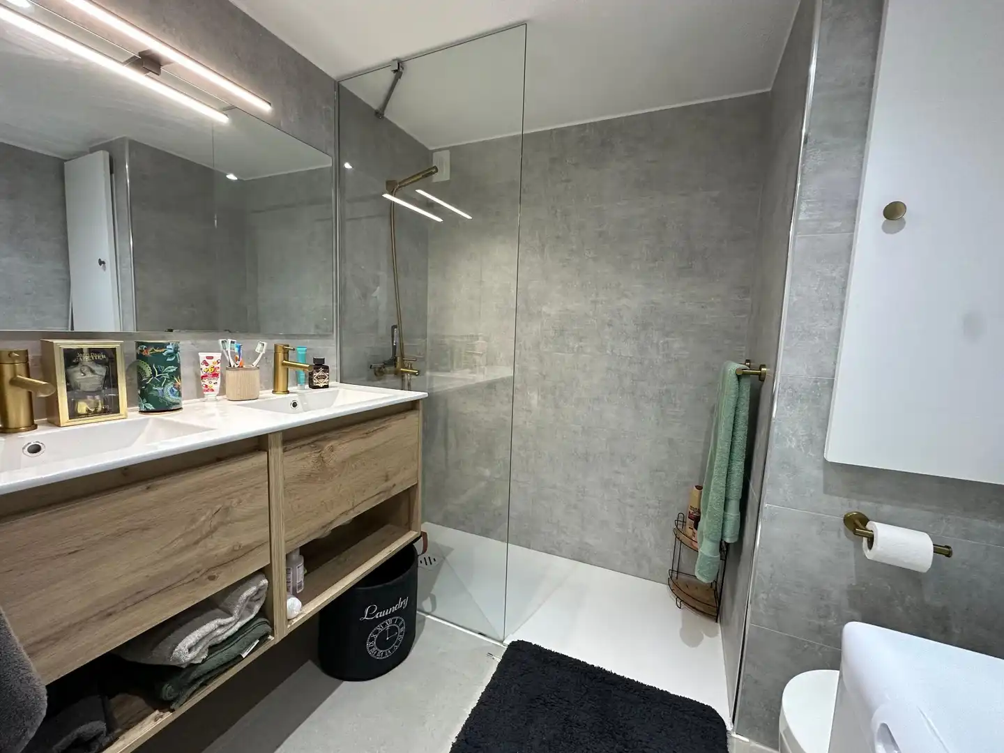Bathroom of Flat for sale in Roses  with Air Conditioner, Heating and Terrace