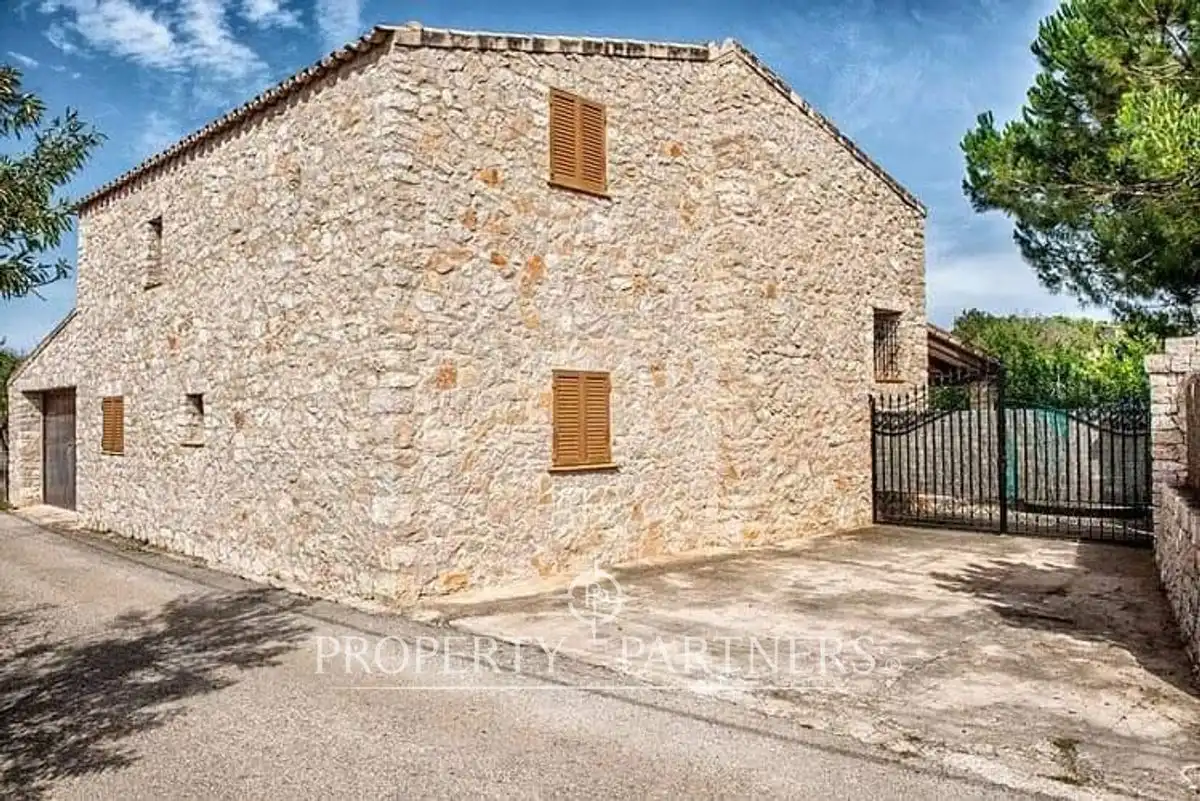 Vista exterior de Finca rústica en venda en Sant Llorenç des Cardassar amb Calefacció, Jardí privat i Terrassa